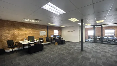 21 Oshbro Avenue, Samrand, Centruion (16).